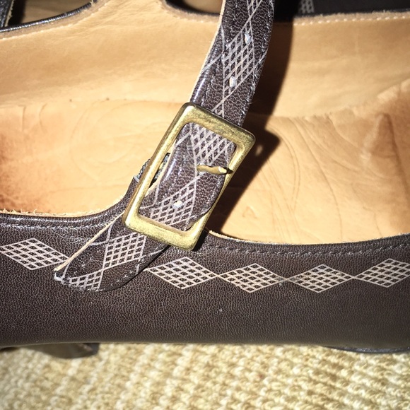 Chie Mihara Mary Jane heels , brown like new 38.5 - Picture 11 of 16